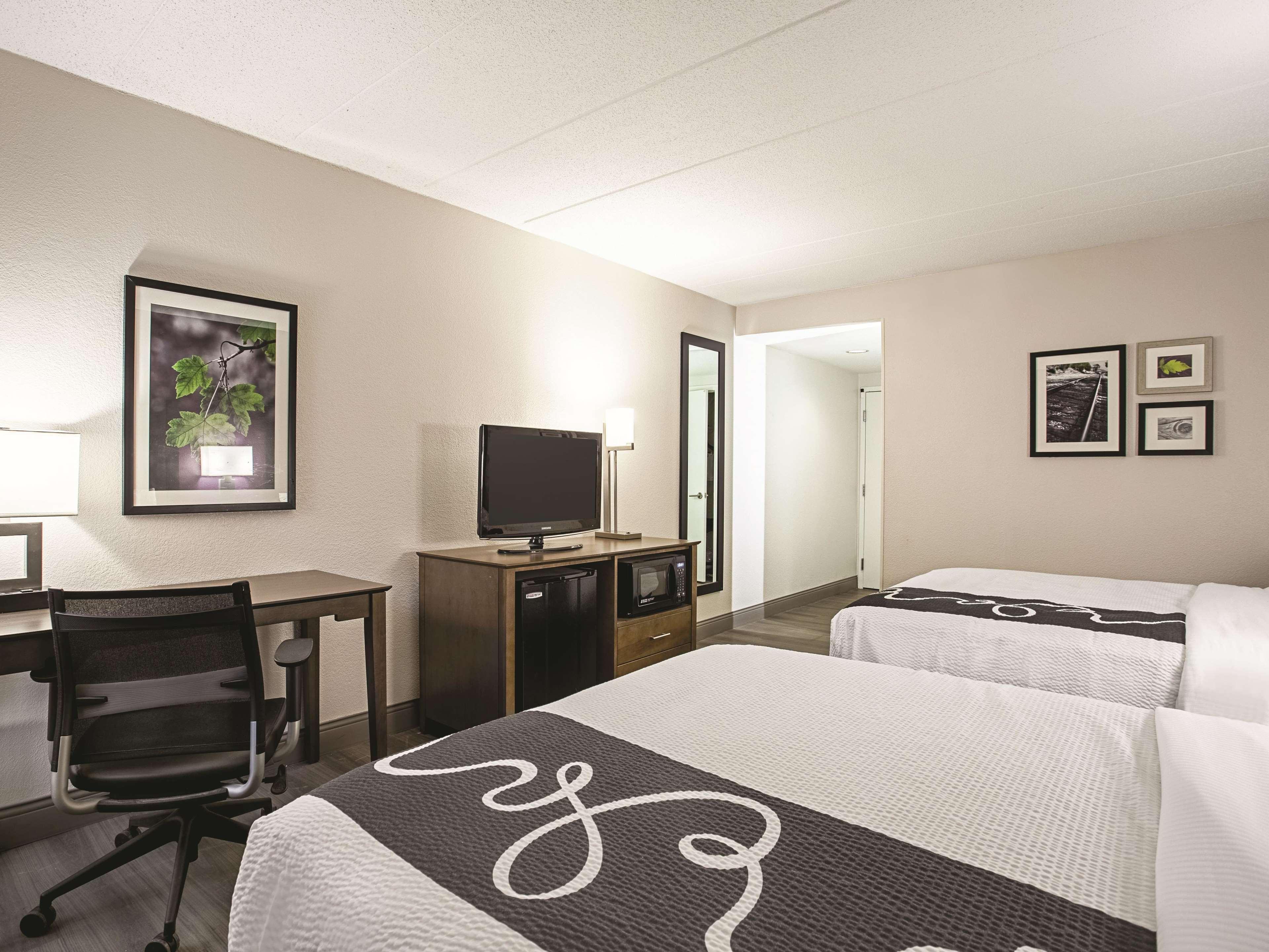 La Quinta By Wyndham Baltimore N / White Marsh Rosedale Экстерьер фото