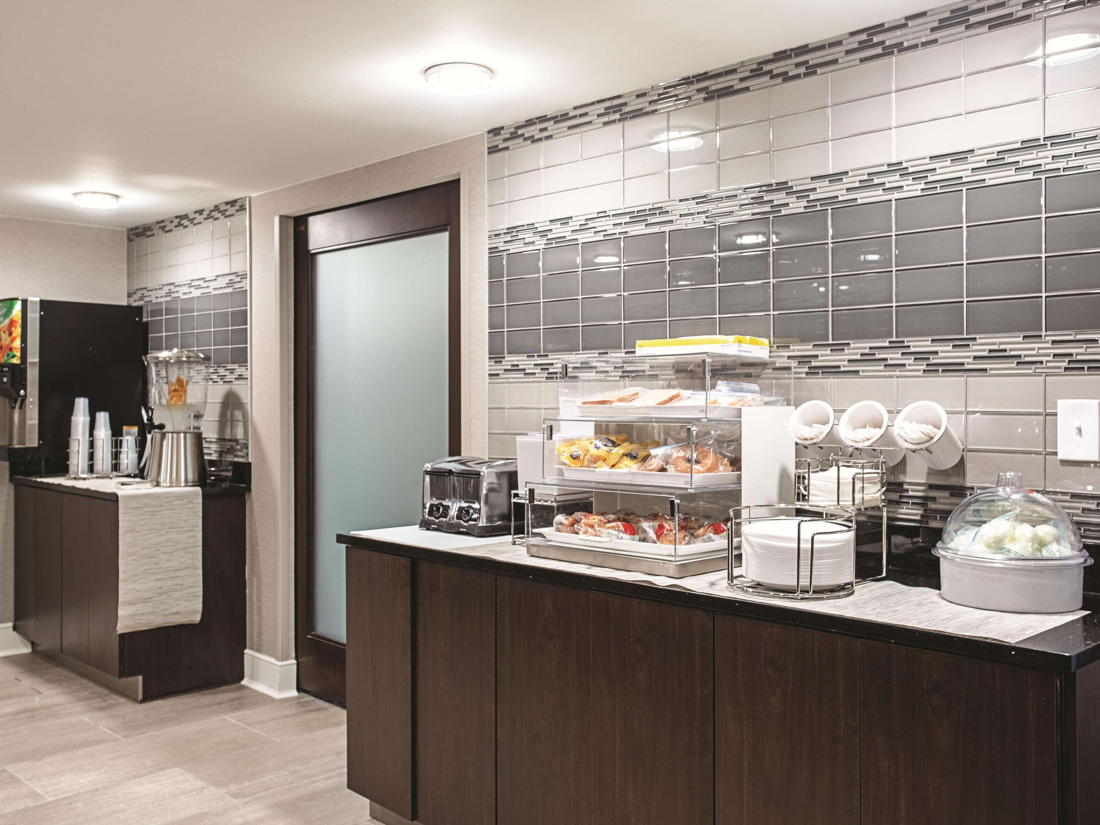 La Quinta By Wyndham Baltimore N / White Marsh Rosedale Экстерьер фото